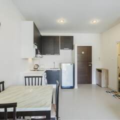 Отель Condo in Karon in Chic Condo (Unit B603) в номере