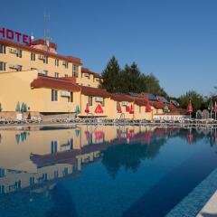 Отель Zornica Hotel Болгария, Казанлак - отзывы, цены и фото номеров - забронировать отель Zornica Hotel онлайн бассейн фото 2