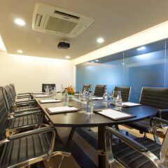 Отель Golden Tulip Mandison Suites Бангкок помещение для мероприятий