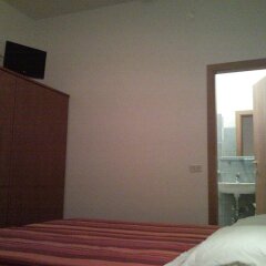 Hotel Trinidad Римини сейф в номере