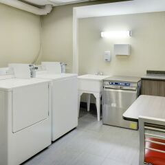 Отель Travelodge by Wyndham Calgary International Airport South Канада, Калгари - отзывы, цены и фото номеров - забронировать отель Travelodge by Wyndham Calgary International Airport South онлайн в номере фото 2