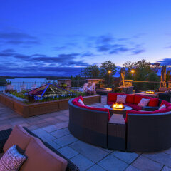 Отель JW Marriott The Rosseau Muskoka Resort гостиничный бар