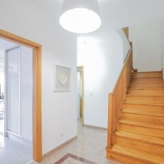 Отель Duplex Apartment - 4 Bedrooms & Garage Португалия, Лиссабон - отзывы, цены и фото номеров - забронировать отель Duplex Apartment - 4 Bedrooms & Garage онлайн интерьер отеля