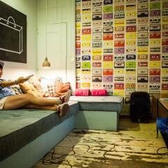Goodmorning Hostel Lisbon интерьер отеля