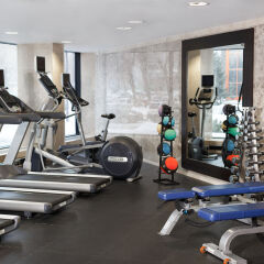 Гостиница DoubleTree by Hilton Novosibirsk в Новосибирске - забронировать гостиницу DoubleTree by Hilton Novosibirsk, цены и фото номеров Новосибирск фитнесс-зал фото 3