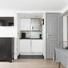 Отель Tuileries - Louvre Area Apartment Франция, Париж - отзывы, цены и фото номеров - забронировать отель Tuileries - Louvre Area Apartment онлайн комната для гостей фото 2