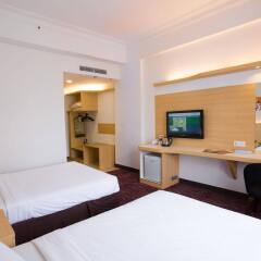 Отель Prescott Hotel KL Medan Tuanku Малайзия, Куала-Лумпур - 1 отзыв об отеле, цены и фото номеров - забронировать отель Prescott Hotel KL Medan Tuanku онлайн удобства в номере фото 2