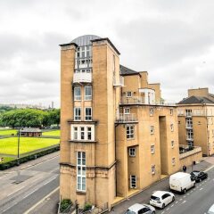Отель Light 2-bed West End Apt Overlooking Kelvingrove Museum Глазго фото 2