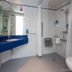 Отель Holiday Inn Express Glasgow City Centre Riverside ванная фото 2