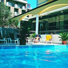 Hotel Continental Rimini Римини бассейн фото 3