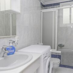 Отель Beachfront 4BR Big groups or 2 families Испания, Фуэнхирола - отзывы, цены и фото номеров - забронировать отель Beachfront 4BR Big groups or 2 families онлайн ванная