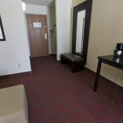 Отель Holiday Inn Express & Suites Bloomington - Mpls Arpt Area West Блумингтон удобства в номере фото 2