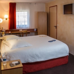 Отель Kyriad Nice Port в номере