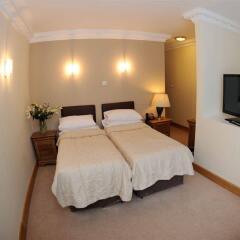 Old Mill Hotel & Lodge сейф в номере