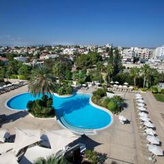 Отель Hilton Park Nicosia бассейн