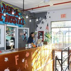 Отель NY Moore Hostel США, Нью-Йорк - 1 отзыв об отеле, цены и фото номеров - забронировать отель NY Moore Hostel онлайн гостиничный бар