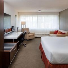 Отель Delta Hotels by Marriott Calgary South Канада, Калгари - отзывы, цены и фото номеров - забронировать отель Delta Hotels by Marriott Calgary South онлайн комната для гостей фото 2