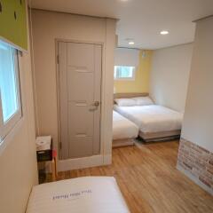 Dongdaemun Hwasin Hostel комната для гостей фото 2