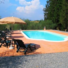 Отель Agriturismo Martignana Alta Эмполи бассейн