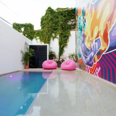Отель Dewl Studios & Residences - The Kahlo Мексика, Плая-дель-Кармен - отзывы, цены и фото номеров - забронировать отель Dewl Studios & Residences - The Kahlo онлайн бассейн