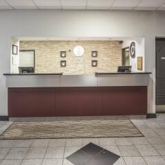Отель Comfort Inn & Suites Downtown Edmonton интерьер отеля фото 2