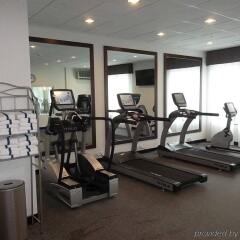 Отель Holiday Inn Express & Suites Columbus-Easton фитнесс-зал фото 2