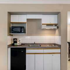 Отель Quality Inn Downtown Inner Harbour Канада, Виктория - отзывы, цены и фото номеров - забронировать отель Quality Inn Downtown Inner Harbour онлайн в номере фото 2