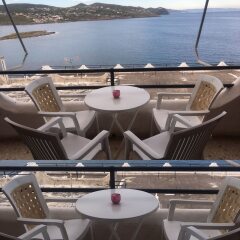 Отель Daskalio Resort Adamis бассейн