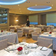 Отель Melia Plaza Valencia