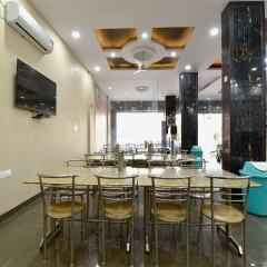 OYO 23085 Baba Hotel питание