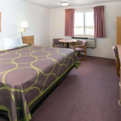 Super 8 by Wyndham Redmond in Redmond, United States of America from 147$, photos, reviews - zenhotels.com guestroom photo 3
