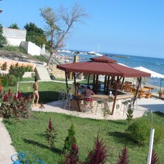 Отель Iris Beach Hotel - Half Board Болгария, Свети Влас - отзывы, цены и фото номеров - забронировать отель Iris Beach Hotel - Half Board онлайн пляж фото 2