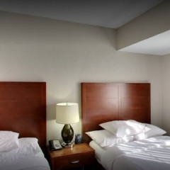Отель Embassy Suites Flagstaff сейф в номере