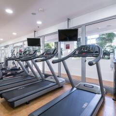 Отель Courtyard by Marriott Prague Airport фитнесс-зал фото 2