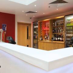Отель Travelodge London Central Southwark гостиничный бар