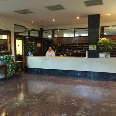 Апартаменты Skol Apartments Marbella интерьер отеля
