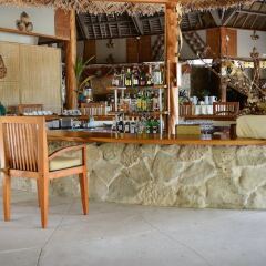 Отель Tikehau Pearl Beach Resort гостиничный бар