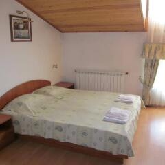 Отель Family Hotel Karov Болгария, Чепеларе - отзывы, цены и фото номеров - забронировать отель Family Hotel Karov онлайн комната для гостей фото 2