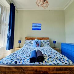 Апартаменты Gorgeous Light Apartment In West End Глазго комната для гостей фото 3