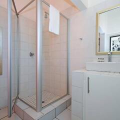 Отель Saffron Guest House Южная Африка, Йоханнесбург - отзывы, цены и фото номеров - забронировать отель Saffron Guest House онлайн ванная