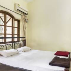 Отель GuestHouser 4 BHK Villa 8209 Гоа сейф в номере