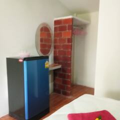 Отель Lanta Maikeaw Bungalow Ланта удобства в номере