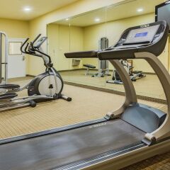 Отель La Quinta Inn & Suites Vicksburg фитнесс-зал