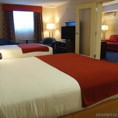 Holiday Inn Express Hotel & Suites Hinton комната для гостей фото 3