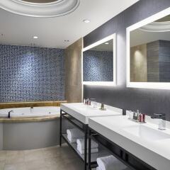 Bethesda North Marriott Hotel & Conference Center ванная фото 2