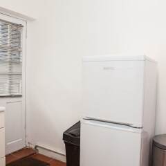 Отель Lovely 1 Bed Self-Contained Flat in Greenwich удобства в номере фото 2