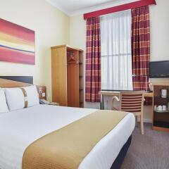 Отель Holiday Inn Express London Victoria комната для гостей фото 9