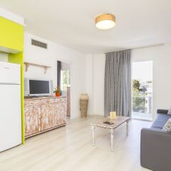 Отель Apartamentos Priorat комната для гостей фото 2