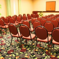 Отель Hampton Inn & Suites Los Angeles Burbank Airport Лос-Анджелес помещение для мероприятий фото 2
