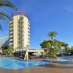 Отель Sol Katmandu Park & Resort бассейн